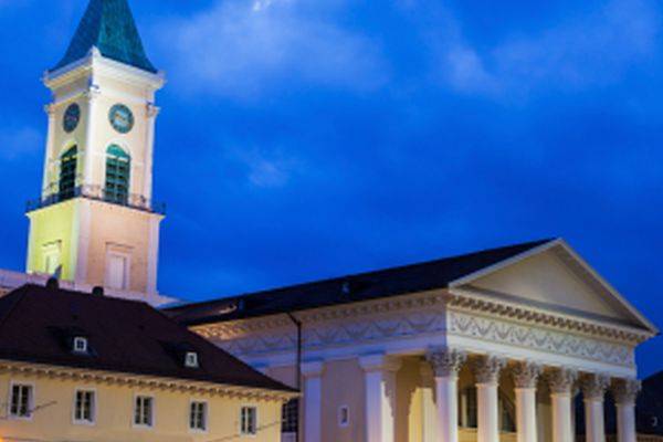 eranstaltung um eine Kooperation der Ökumenischen CityKirchenarbeit, dem Deutschsprachigen Muslimkreis Karlsruhe (DMK) und der AWO Akademie Karlsruhe.