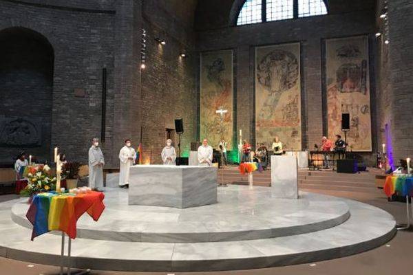 Ökumenische Citykirchenarbeit unterstützt den Segnungsgottesedienst für Liebende