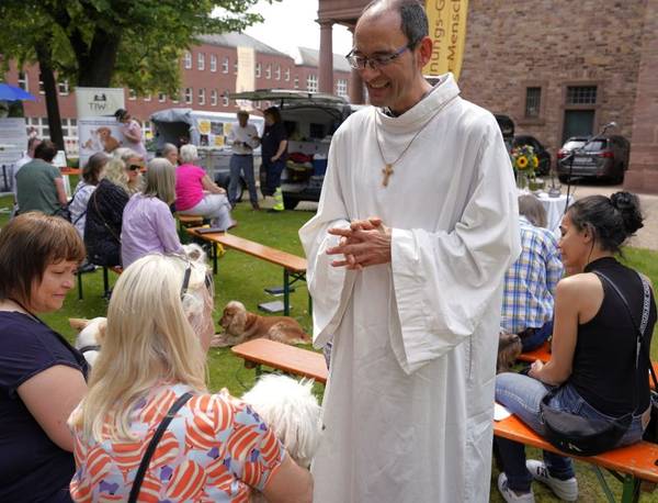 Ökumenische Citykirchenarbeit Karlsruhe - Segnungsgottesdienst für Mensch und Tier 2024