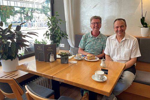 Ökumenische Citykirchenarbeit Karlsruhe, Cafegottesdienst im Cafe Kongress mit Pfarrer Dirk Keller und Andreas Mizsur